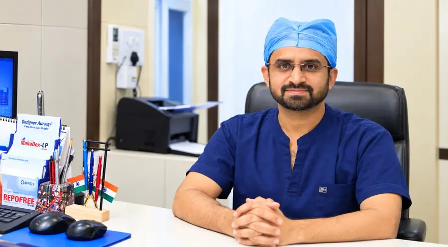 Consultant ophthalmologist in clinic at Mookambika Modi Eye Hospital